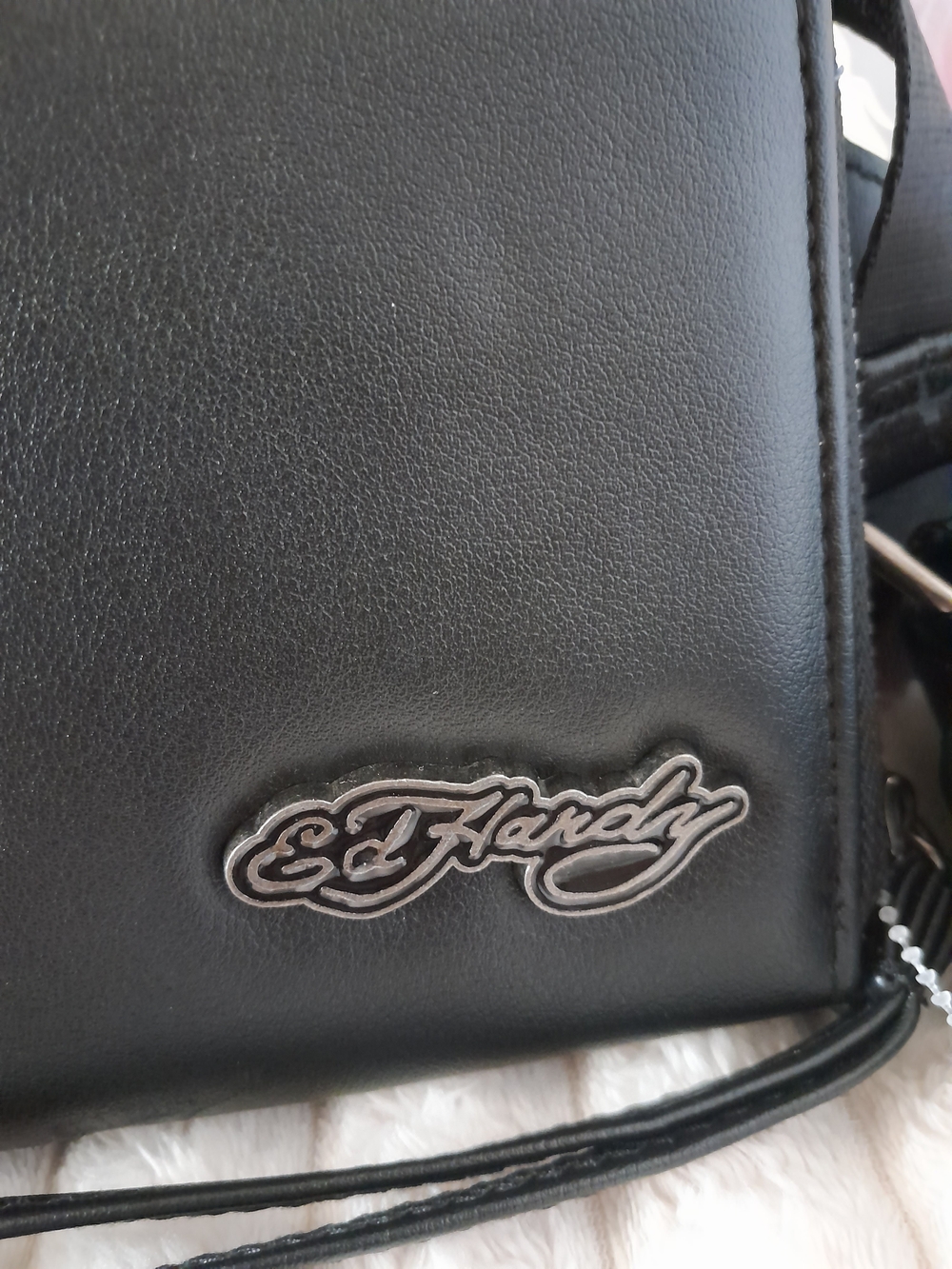 Ed Hardy Black Skull & Rose Crossbody Wallet Bag Phone Holder Clutch NWT - Picture 6 of 12